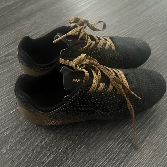 Boy’s cleats - Picture 6 of 6